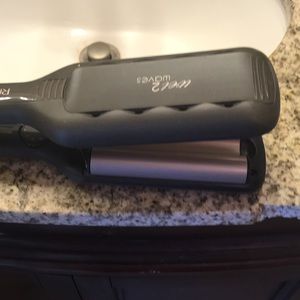 3 for 6 deal/Wet 2 Waves Flat Iron